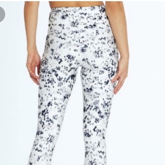 Balance Collection, Women's Leggings, Size Small - Picture 8 of 15